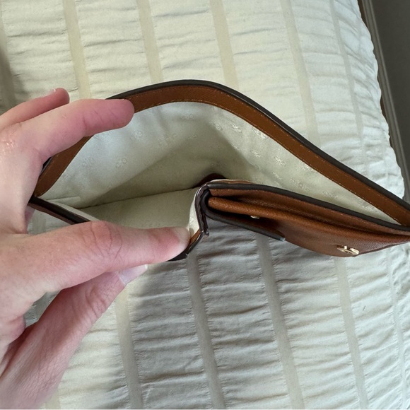 Tory Burch Emerson Mini Wallet - Picture 4 of 4